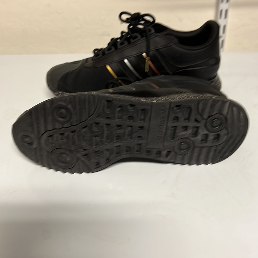 Adidas - Picture 3 of 4